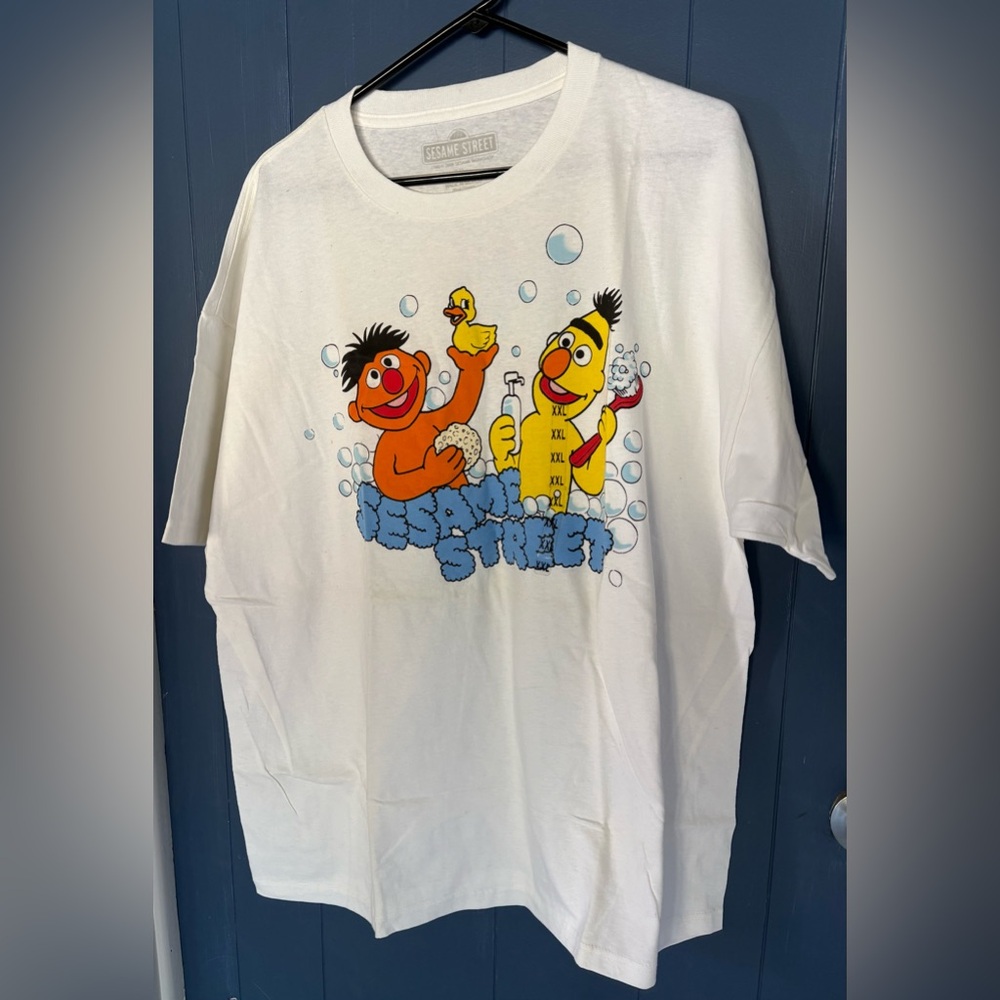 NWT Sesame Street Bert & Ernie T-Shirt